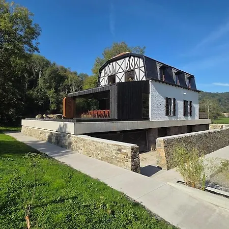 Maison Au Bord De La Rivière - 18 Lits - Jacuzzi - Piscine *