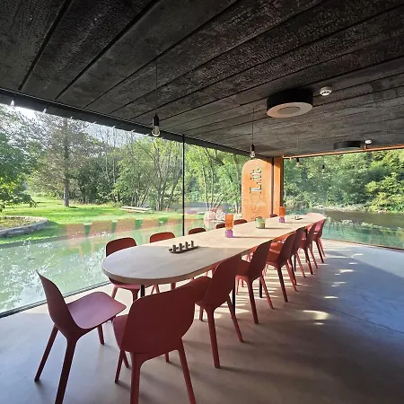 Maison Au Bord De La Rivière - 18 Lits - Jacuzzi - Piscine