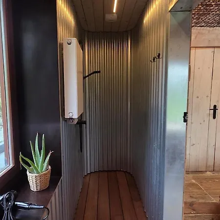 Dom wakacyjny Maison Au Bord De La Riviere - 18 Lits - Jacuzzi - Piscine Esneux