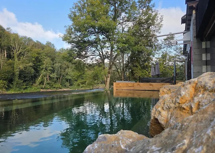 Maison Au Bord De La Riviere - 18 Lits - Jacuzzi - Piscine Сasa de vacaciones *
