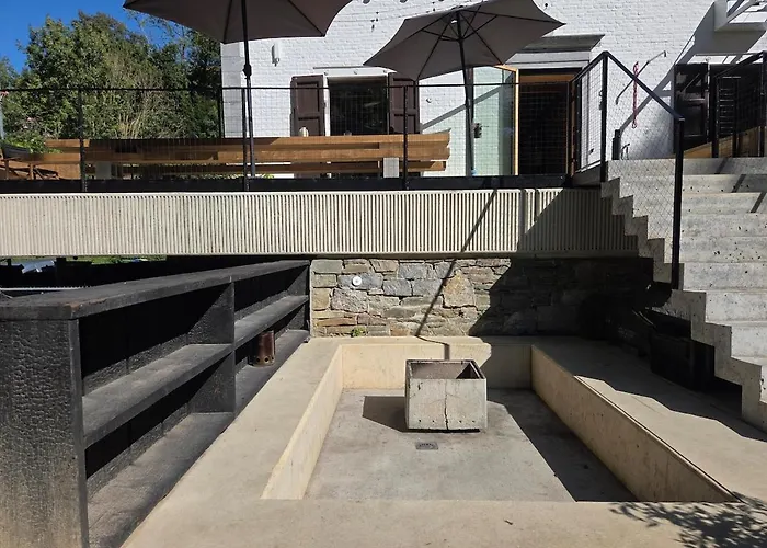 Сasa de vacaciones Maison Au Bord De La Riviere - 18 Lits - Jacuzzi - Piscine Esneux