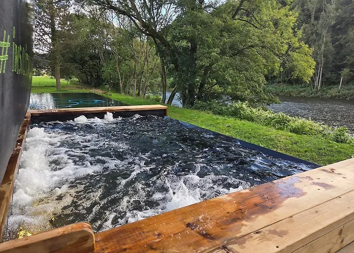 Maison Au Bord De La Riviere - 18 Lits - Jacuzzi - Piscine Esneux