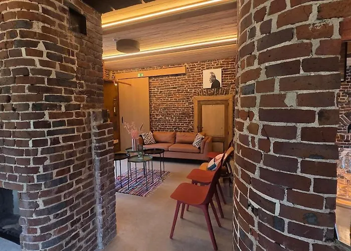 Maison Au Bord De La Riviere - 18 Lits - Jacuzzi - Piscine Holiday home Esneux