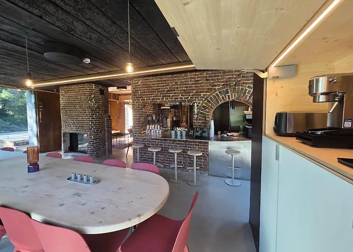 Maison Au Bord De La Riviere - 18 Lits - Jacuzzi - Piscine Сasa de vacaciones Esneux