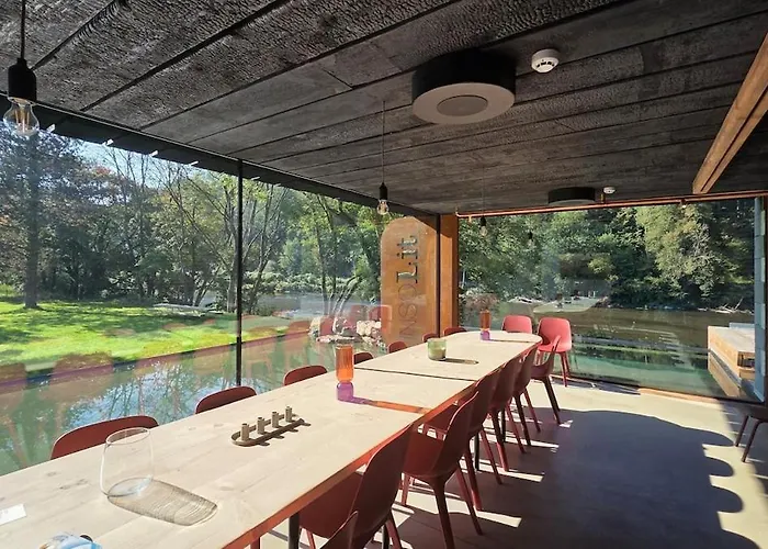 Сasa de vacaciones Maison Au Bord De La Riviere - 18 Lits - Jacuzzi - Piscine Esneux