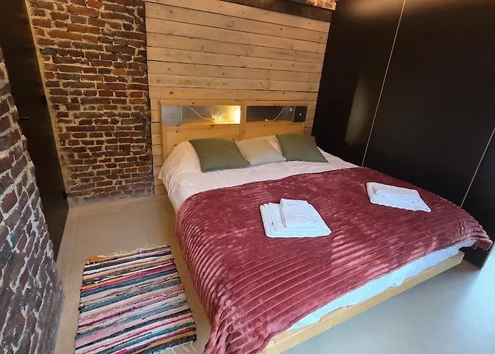 Maison Au Bord De La Riviere - 18 Lits - Jacuzzi - Piscine Holiday home
