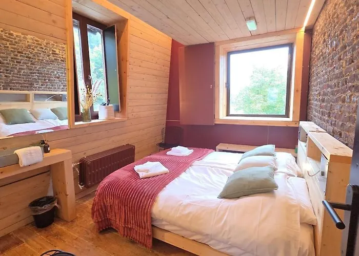 Maison Au Bord De La Riviere - 18 Lits - Jacuzzi - Piscine Holiday home *